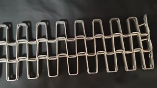 Изготовленная на заказ термостойкая непрерывная пищевая сетка ss304 из нержавеющей стали 316, подкова, плоская сетка Great Wall