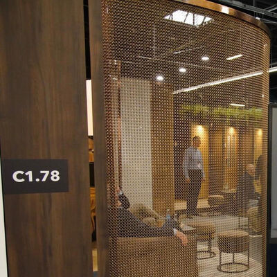 Хорошая цена. Изготовленный на заказ размер золотого цвета металлическая декоративная ткань для штор из нержавеющей стали онлайн