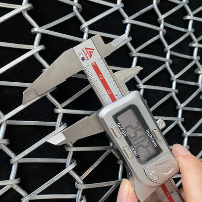 качество Жаростойкая металлическая оцинкованная сушилка из углеродистой стали Конвейерная лента для древесной щепы с плоской проволочной сеткой Фабрика